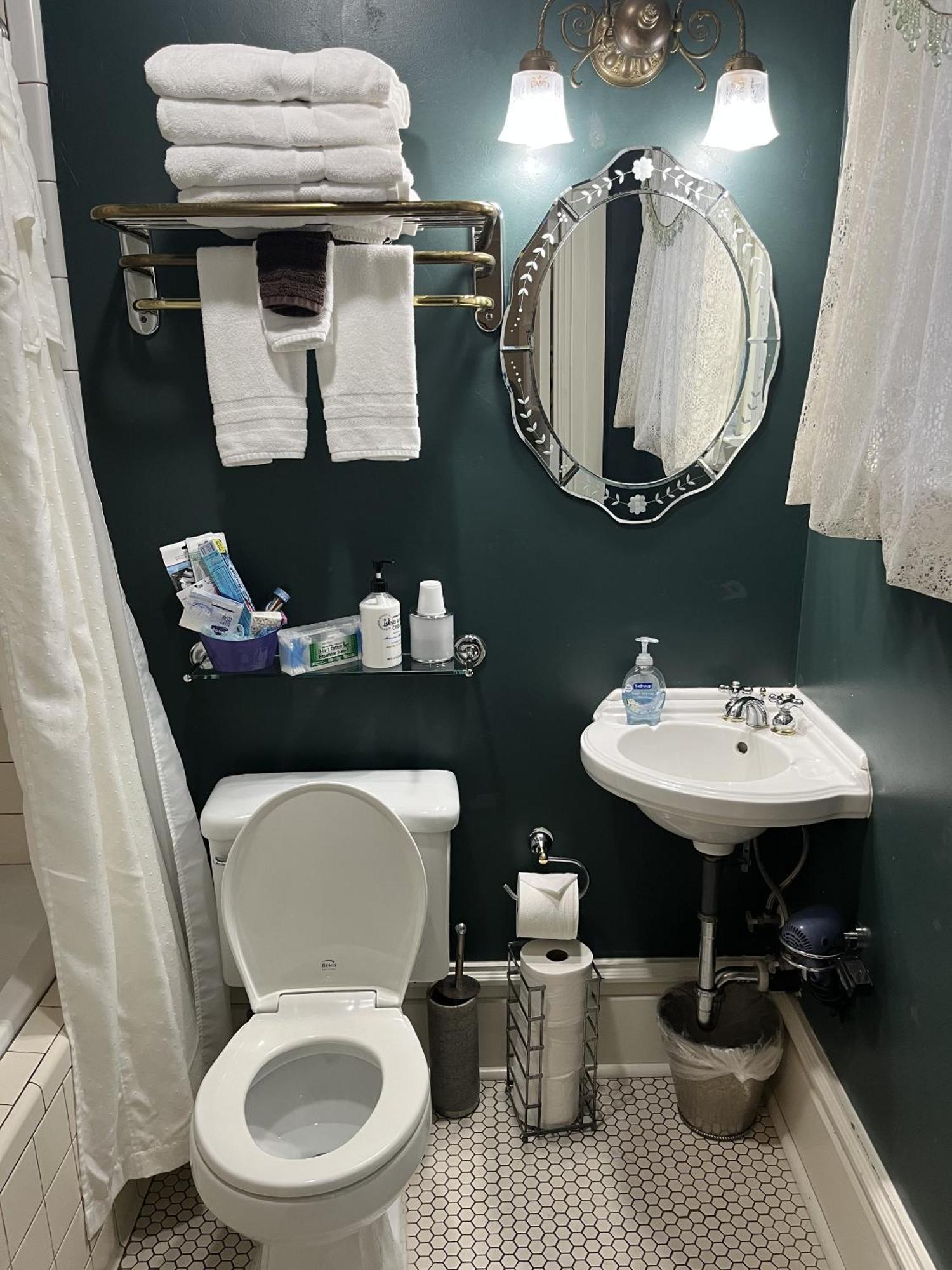 Abbey House Inn (Adults Only) Winters المظهر الخارجي الصورة